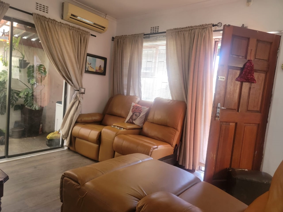 To Let 2 Bedroom Property for Rent in Highbury Park Western Cape